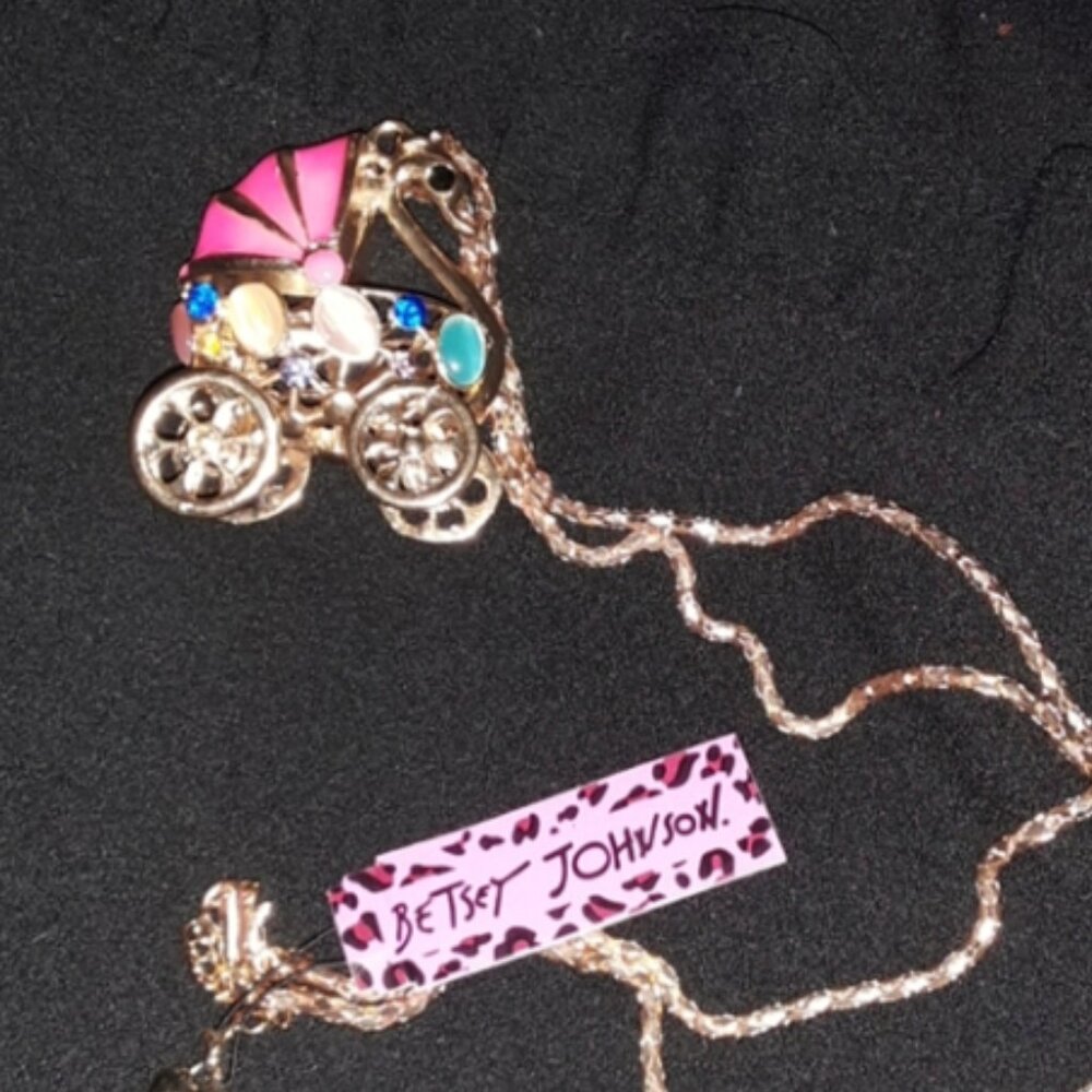 Betsey Johnson JEWELED SWAN CARRIAGE NECKLACE - Picture 4 of 8